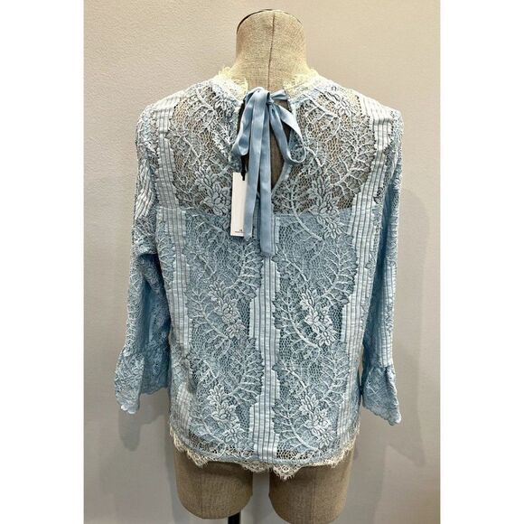 Heartloom NWT Lace Bell Sleeve Top in Light Blue Size M - Picture 4 of 5